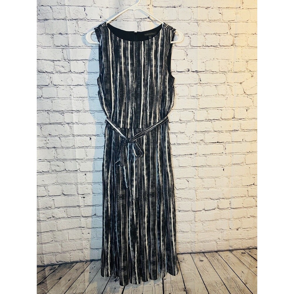 Banana Republic Women's Midi  Dress‎ Back Zip Closure Black White Stripes Size 2